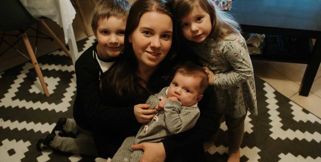 Ola Korycka (25 lat) z Białegostoku spełniła swoje marzenie o posiadaniu dużej rodziny. Jest mamą trójki dzieci: Karola Piotra, Edyty Elżbiety i małej
