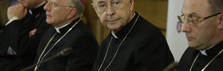 - Prymas Wojciech Polak złamał zasadę milczenia obowiązujacą w polskim Episkopacie, jest osamotniony, nie dostał wsparcia innych biskupów - ocenia prof.