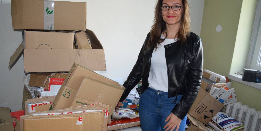 Irmina Brzezińska, nauczycielka z ZSOiT w Żarach wspólnie z uczniami zbierała makulaturę w ramach akcji Drzewko za makulaturę.