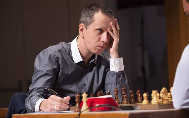 Champions Chess Tour - Carlsen wygrywa Erigaisim po pierwszym dniu finału