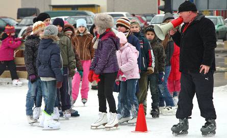 Ruszyły zajęcia dla dzieci i młodzieży na lodowisku