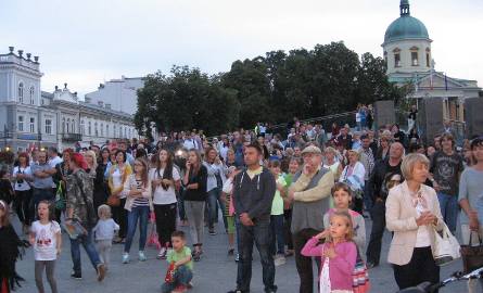 Koncert na fontannach w Radomiu - było rojno i gwarno (zdjęcia)