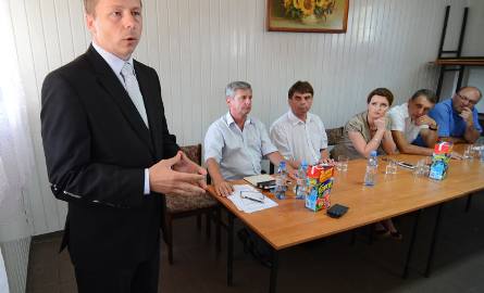 Grzegorz Gajewski, prezes Przedsiębiorstwa Gospodarki Komunalnej i Mieszkaniowej w Opatowie odowiadał o technicznych aspektach pracy funkcjonowania ujęcia