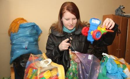 Karolina Kubicka z Kielc w poniedziałek przyniosła do naszej redakcji zabawki, którymi nie bawią się już jej dzieci.