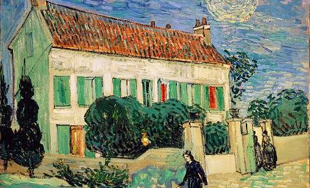 Biały dom w nocy van Gogh namalował sześć tygodni przed śmiercią. Obraz podziwiać można w Ermitażu, w Sankt Petersburgu
