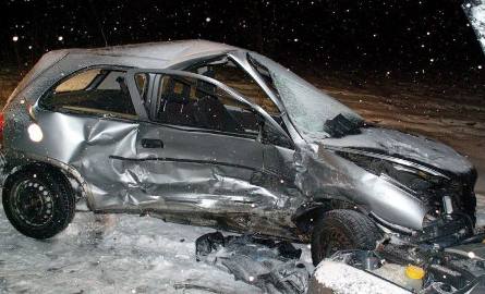 Wypadek Żabiniec [ZDJĘCIA]: Dwa samochody rozbite. Dwie osoby ranne. Kierowca był pijany