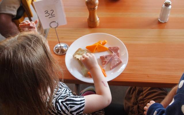 W tych restauracjach dzieci są mile widziane! Oto lokale w Poznaniu przyjazne rodzinom! 