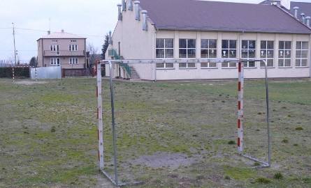 Przy szkole w Bukowie wybudowane zostanie pierwsze w gminie Krasocin boisko wielofunkcyjne za 635 tysięcy złotych.