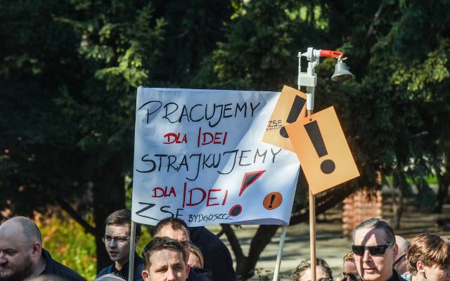 Strajk Nauczycieli 2019. Bez kółek zainteresowań, wycieczek i kina. Taka może wyglądać polska szkoła