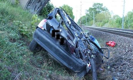Tragiczny weekend w regionie: samochód spadł z wiaduktu i przewrócony traktor [ZDJĘCIA]
