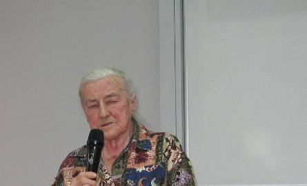 Wanda Półtawska ma 89 lat. doktor nauk medycznych oraz specjalista w dziedzinie psychiatrii. Podczas II wojny światowej więziona w niemieckim obozie