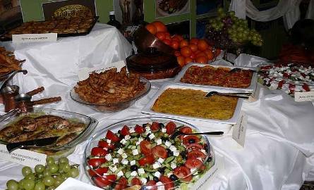 Na prezentację przygotowano między innymi dania kuchni greckiej.