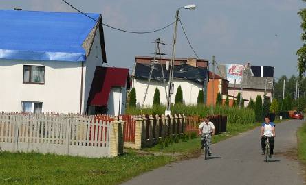 W Przyborowicach w gminie Bogoria wszystkie dachy przykryte eternitem są do wymiany.