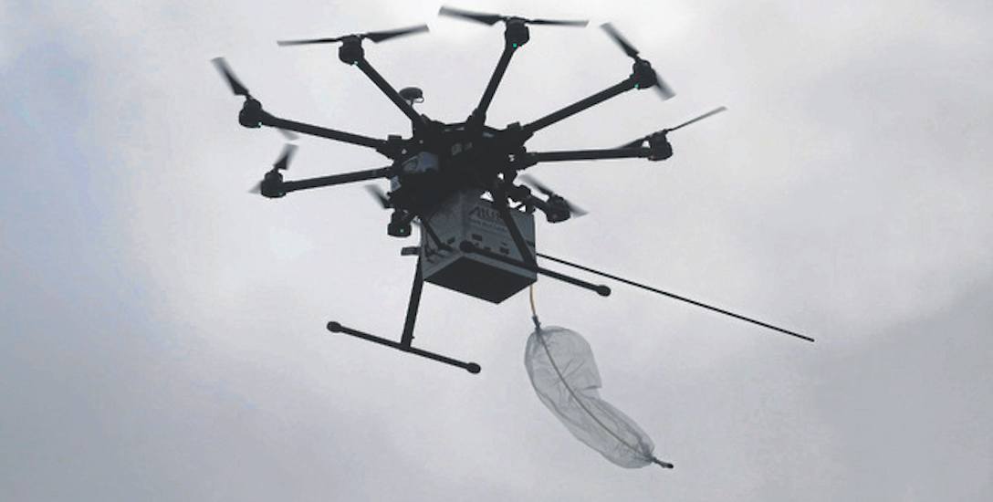 Taki dron badający zanieczyszczenie powietrza fruwa nad Toruniem. Ten w Czaplinku będzie nosił zwykłą kamerę