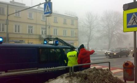 Do wypadku doszło na niebezpiecznym przejściu dla pieszych przy skrzyżowaniu ulic Słowackiego i Nowogrodzkiej w Radomiu (przed wiaduktem nad torami