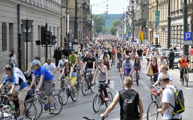 Gdzie NIE jechać rowerem w majówkę w Krakowie? Miejsca, które szczerze odradzamy! I takie, które są niedostępne 