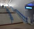 Aby skorzystać z platformy dla niepełnosprawnych na stacji Wrocław Mikołajów trzeba powiadomić ochronę dworca