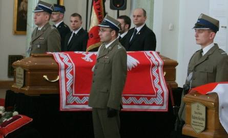 Radomska delegacja miała okazję trzymać wartę honorową przy trumnach Lecha i Marii Kaczyńskich.