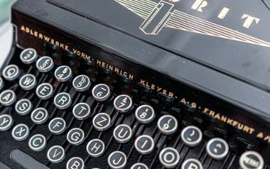 Maszyna do pisania i pięć książek - takie skarby trafiły ostatnio do muzeum na Majdanku
