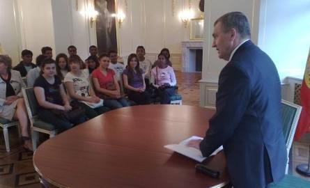 Prezydent Truskolaski na spotkaniu z zagranicznymi studentami.