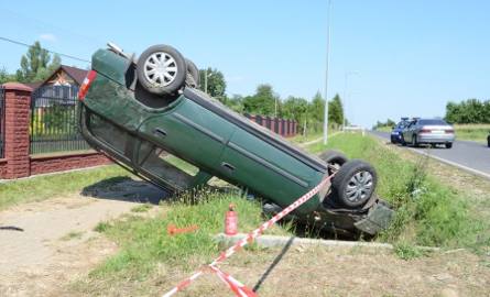 Wypadek w Szwarszowicach w powiecie ostrowieckim (WIDEO, zdjęcia)