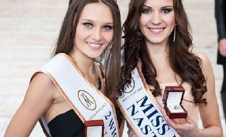 Do Staszowa na rumbę przyjedzie Katarzyna Pol - II wicemiss – z prawej. Na zdjęciu z Miss Polski Nastolatek 2013 Monika Abramczyk.