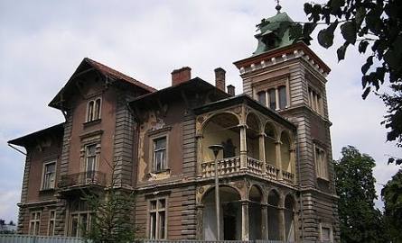 Pałac w Kazimierzy Wielkiej przed rozpoczęciem remontu