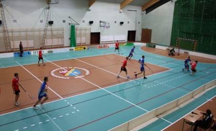 Przy białobrzeskim Liceum Ogólnokształcącym w ubiegłym roku otworzona została nowa hala sportowa.