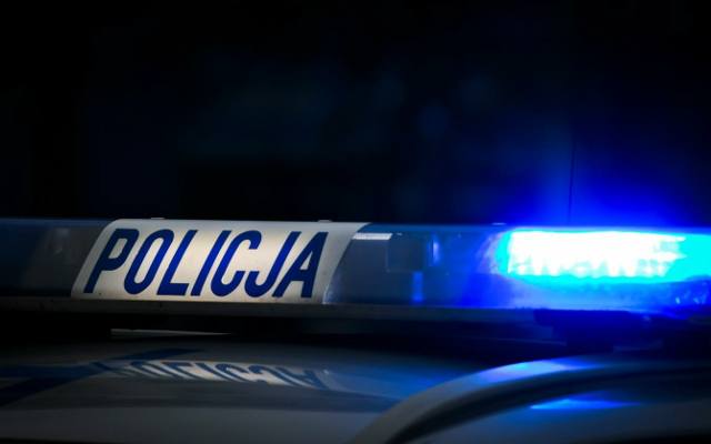 Pościg policji za kierowcą w centrum Krakowa.  Uciekinier próbował przepłynąć Wisłę