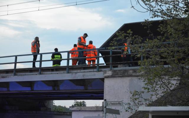 Wronki: Wykoleił się pociąg towarowy. Ruch na linii kolejowej Poznań - Szczecin wstrzymany [ZDJĘCIA]