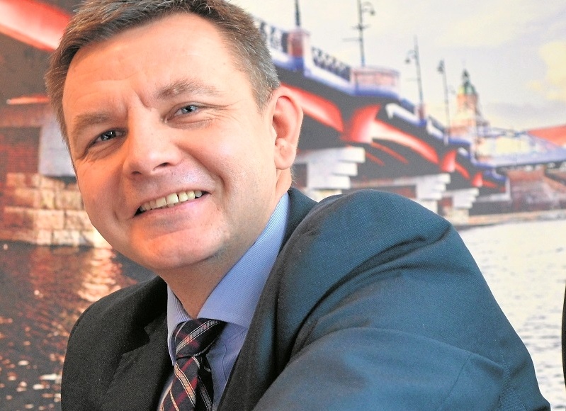 Przewodniczący Robert Surowiec (klub radnych PO) w radzie miasta jest już drugą kadencję.