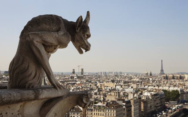 Tajemnice i ciekawostki Paryża. Odkryj niesamowity świat miasta miłości