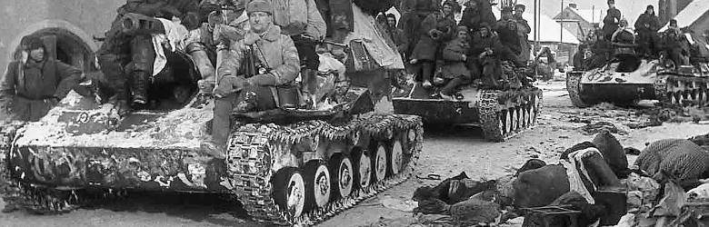 Sowieccy żołnierze podczas przemarszu przez Prusy Wschodnie, rok 1945. Miejscowość Młynary (nazwa współczesna) w powiecie elbląskim.