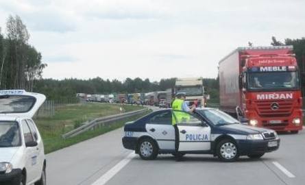 Wypadek na autostradzie prowadzącej do Olszyny