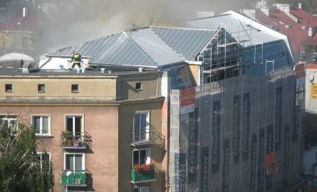 Z ostatniej chwili: Centrum miasta całkowicie sparaliżowane. Strażacy nie mogą ugasić ogromnego pożaru! (zdjęcia i wideo z akcji)