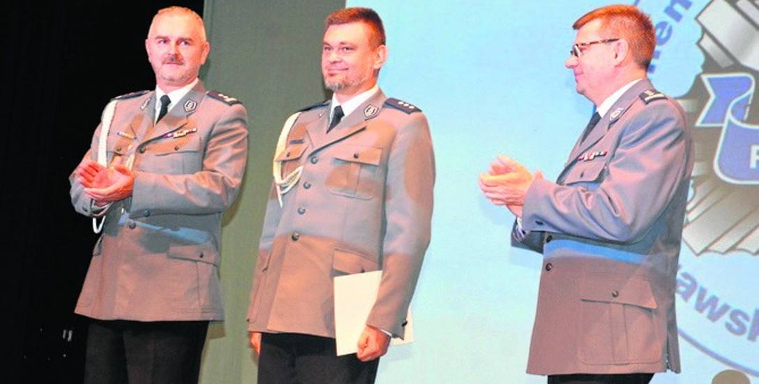 Od lewej: mł. insp. Norbert Gorzyński, kom. Łukasz Sola oraz komendant wojewódzki policji insp. Jacek Cegieła