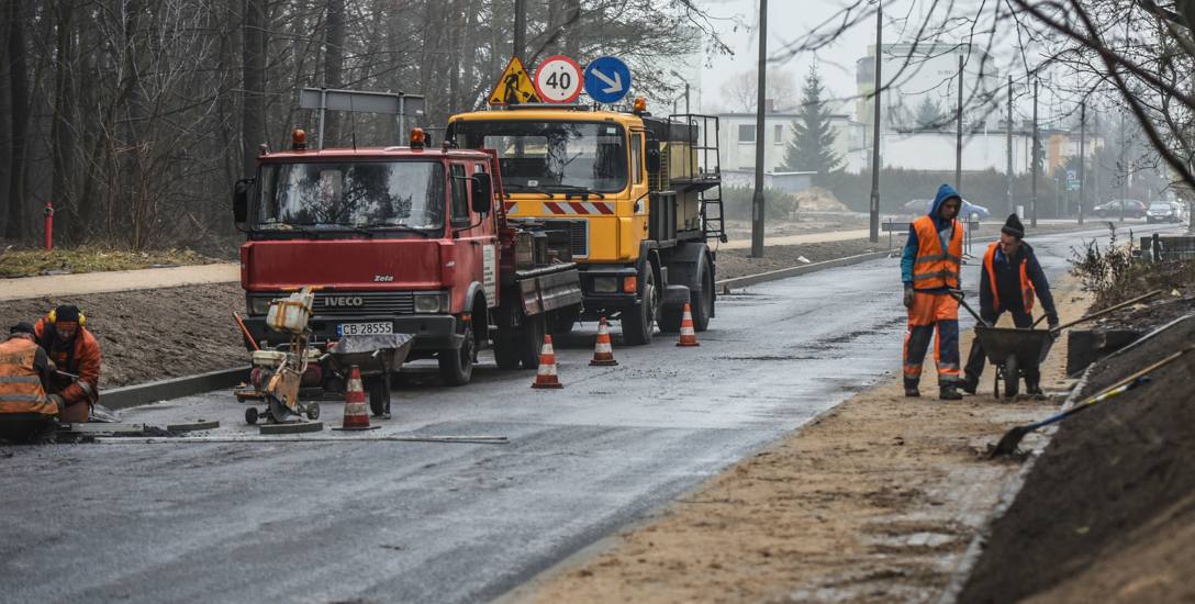 W grudniu firma Kada-Bis ułożyła nową nawierzchnię na ulicy Glinki, ale okazało się, że warstwy asfaltu są inne niż w projekcie.