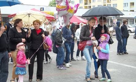 Festyn osiedla Dzieci Polskich pod parasolką (zdjęcia)
