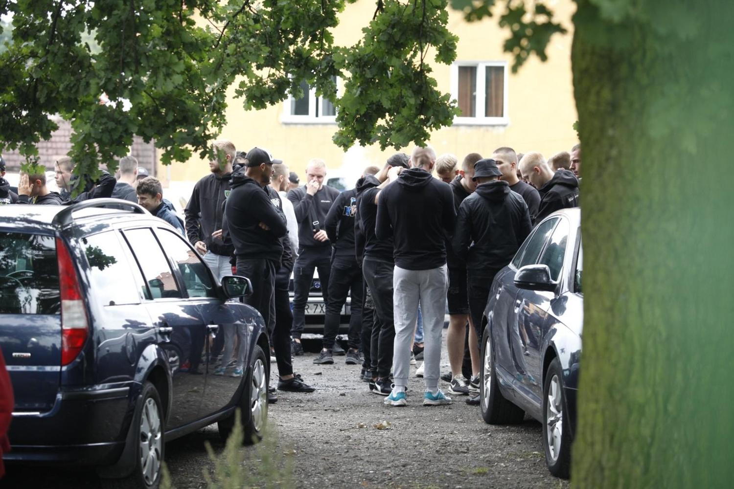 Kibice GieKSy zostali przed stadionem na meczu z Zagłębiem. Była też policja ZDJĘCIA