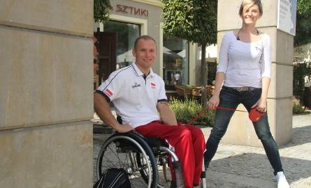 Nasz paraolimpijczyk Krzysztof Pietrzyk najpierw z kolegami zagrał pokazowo, a później z dziewczyną Magdą Swadźbą oglądał mecze finałowe.