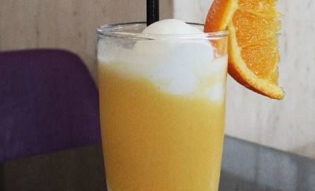 Jednym z hitów Lodomanii jest orzeźwiający shake pomarańczowy z dodatkiem pysznych lodów cytrynowych - Dolce sole - zalanych orzeźwiającym sokiem pomarańczowym,