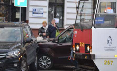 Wypadek w pobliżu skrzyżowania ul. Gdańskiej i Chodkiewicza [zdjęcia od Czytelnika]