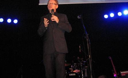 Przed koncertem o muzyce żydowskiej mówił ksąidz Jacek Kucharski, biblista.