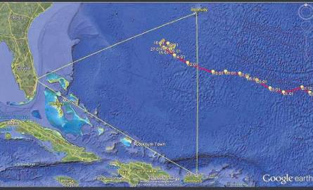 „Olo” znajduje się w obszarze Trójkąta Bermudzkiego. Od kilku dni porusza się z prędkością 10-15 mil morskich na dobę. Floryda bardzo blisko, ale kajakarz
