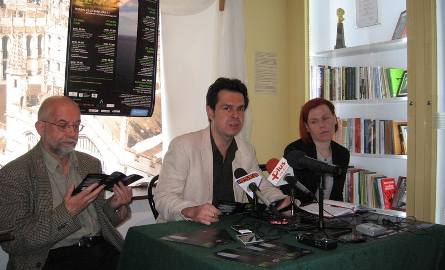 Program festiwalu omawia podczas konferencji prasowej w Gabinecie Profesora Kołakowskiego Muzeum Imienia Jacka malczewskiego Marcin Kępa