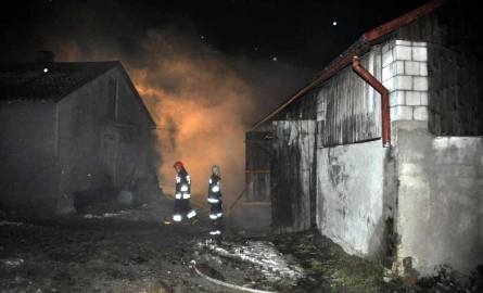 Sułkowice: Pożar nad ranem - budynek spłonął niemal całkowicie