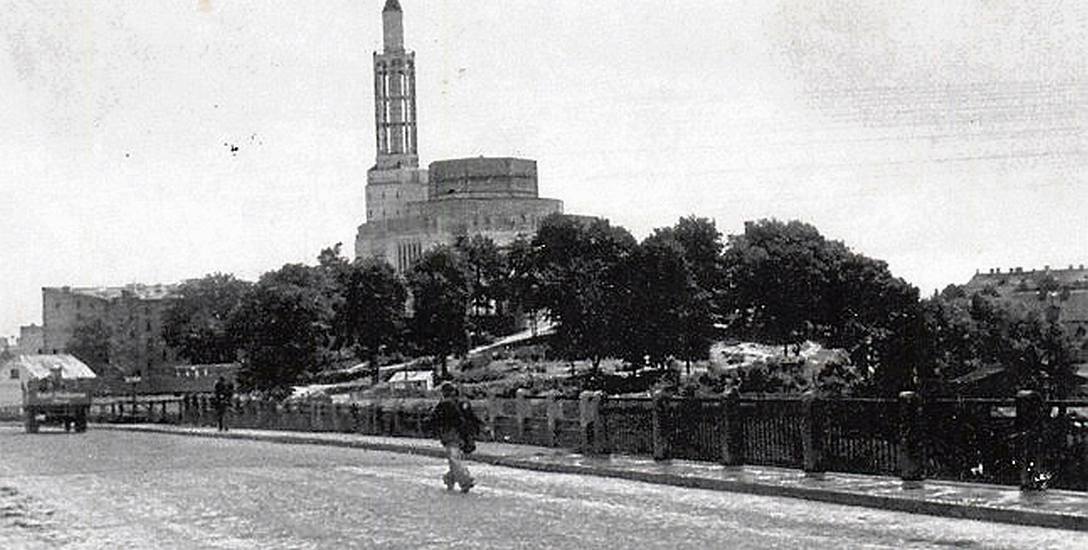 Dominujący nad Białymstokiem kościół Chrystusa Króla i Świętego Rocha - rok 1939