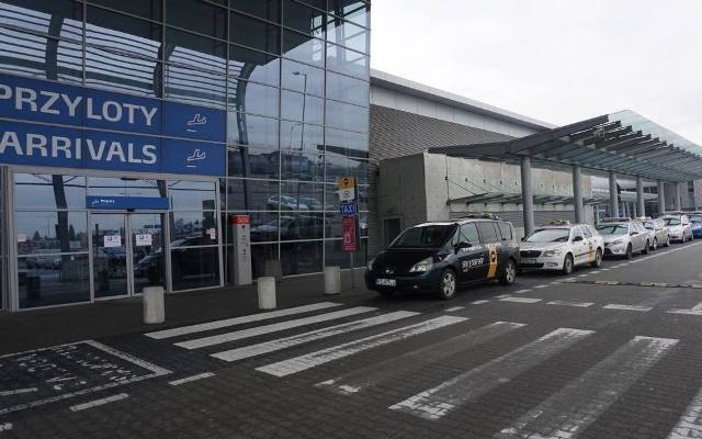 Poznań: Akcja służb na lotnisku Ławica - co się dzieje? Spokojnie, to tylko ćwiczenia