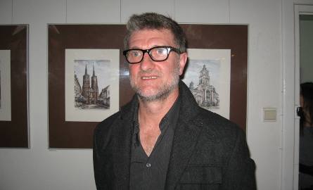 Jacek Wojtysiak to artysta i podróżnik.