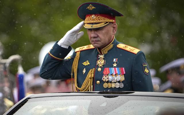 Kreml wyrzucił nieudolnego ministra obrony i zastąpił go „marionetką”. Czy Putin sam poprowadzi wojnę?